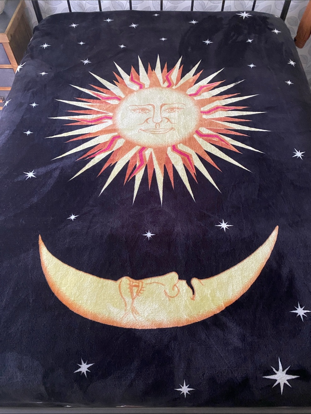 Vintage Solaron Sun and Moon Korean Mink Blanket in 100% polyester HEAVY WEIGHT!